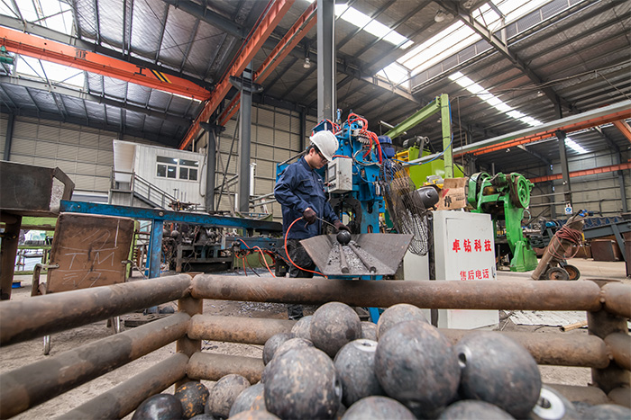 姜堰网架配件-螺栓球加工车间